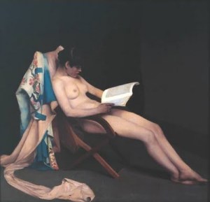 Mujer leyendo desnuda