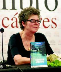 Ellen G. es una escritora holandesa que abandonó su trabajo para dedicarse a la novela negra