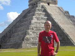 Manuel Cortés se define como un viajero nato y un mago de las palabras