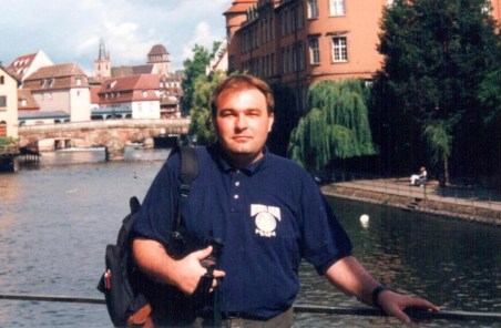 Ángel Fabregat consigue evocar un mundo propio con microrrelatos