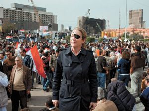 Marie Colvin foi unha xornalista de guerra que morreu no conflito de Siria en 2012