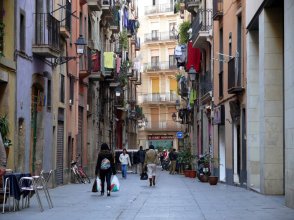 El barrio barcelonés del Raval tiene mucha presencia en la novela