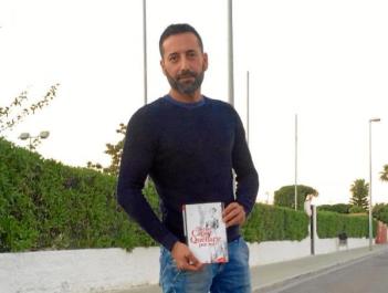 Miguel Vasserot con su primera novela