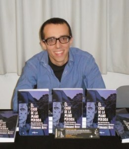 Fernando Roye es autor de "El caso de la mano perdida"