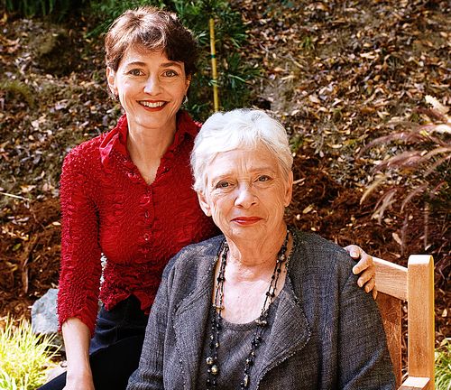 Mary Ann Shaffer e Annie Barrows falan sobre os clubs de lectura con ironía