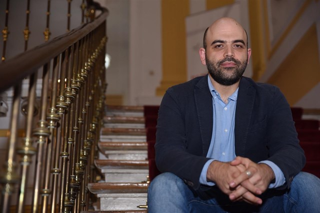 Roberto Saviano publica "La banda de los niños", su primera novela