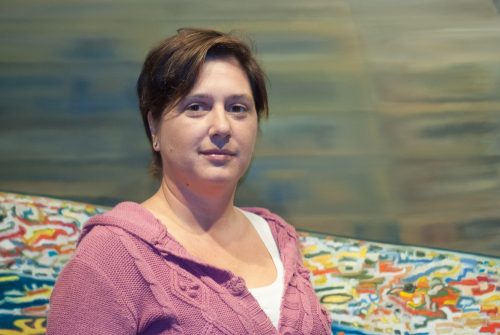 Eli Ríos, autora da novela "O ceo das reixas"