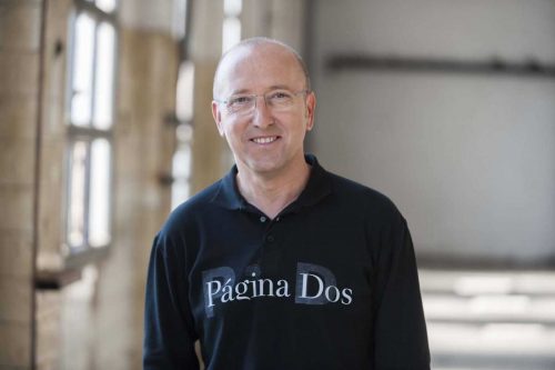 Óscar López, presentador y director del programa literario Página Dos