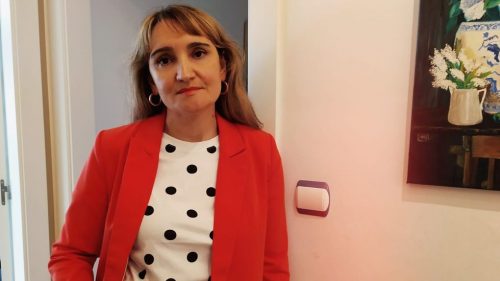 Ángeles Madriñán estréase na poesía con "De animais e outros deuses"