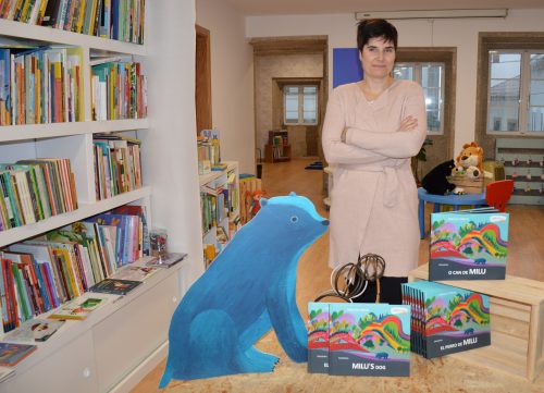 A autora húngara Mariann Maray na sede da editorial Kalandraka